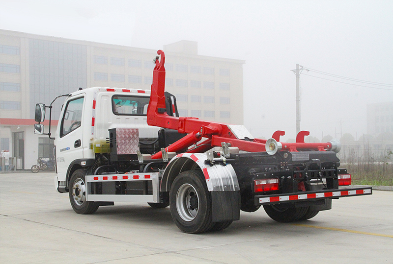 ISUZU 8 Tons Hooklift Truck