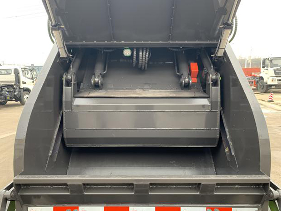 Dongfeng 4.8CBM Garbage Compactor Truck